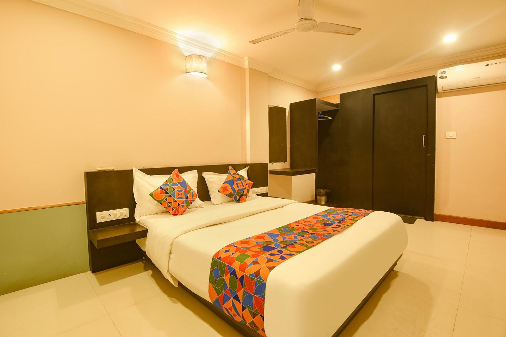 Fabexpress Raj Imperial By Rivasa Hotel Calangute Exterior photo