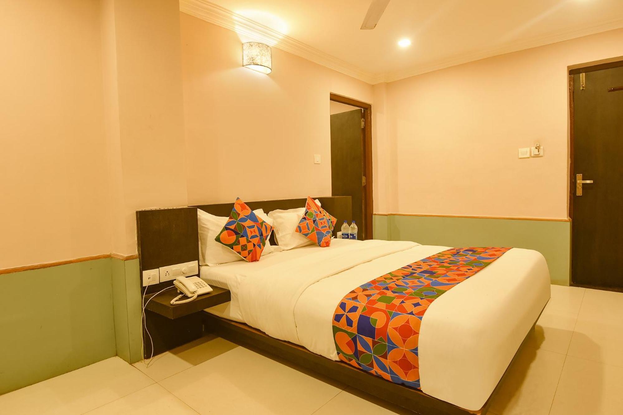 Fabexpress Raj Imperial By Rivasa Hotel Calangute Exterior photo